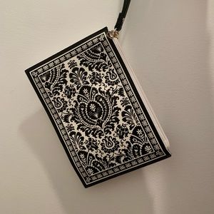 Kate Spade Queen Of Hearts Wristlet